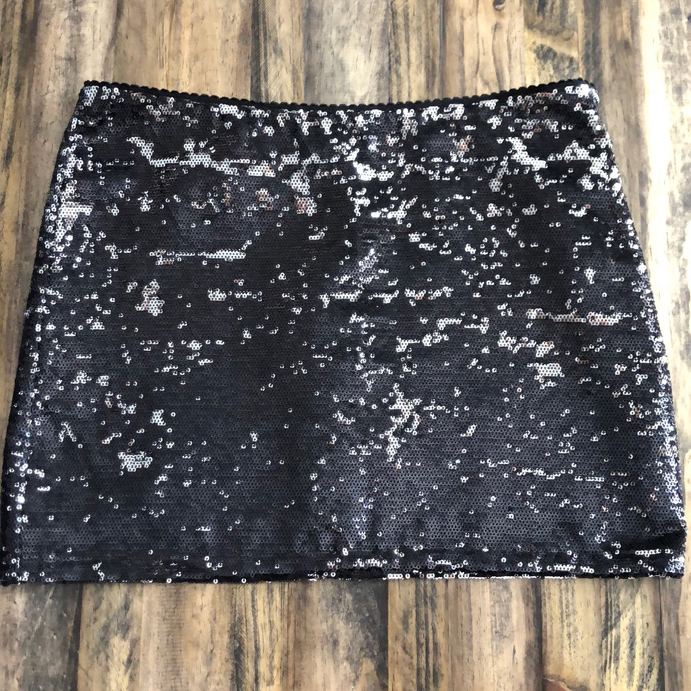 Silver and black sequined skirt